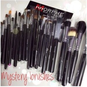 2 to 3 mystery morphe brushes